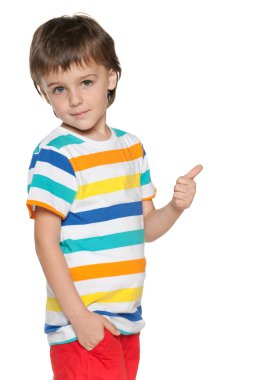 küçük çocuk onun yukarı ve geri tutar