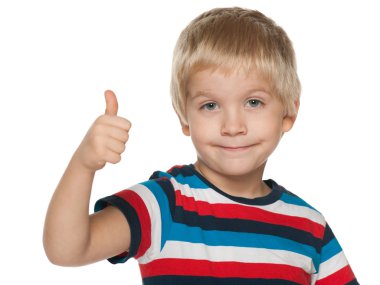 küçük boy gülümseyerek parmağını havaya