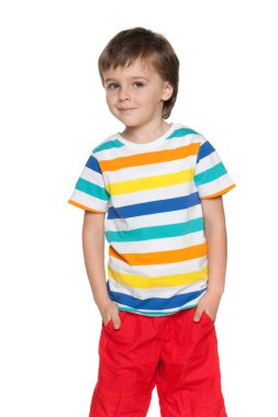 küçük boy çizgili gömlek gülümseyen