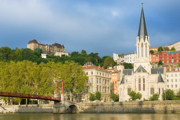 Houses on the embankment in Lyon — Stock Photo, Image