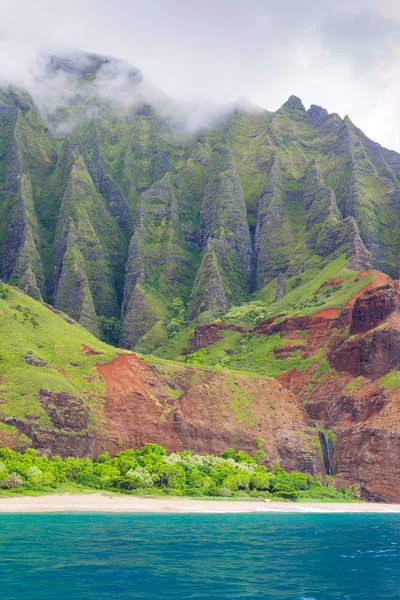 Costa de Na Pali en un día nublado — Foto de Stock