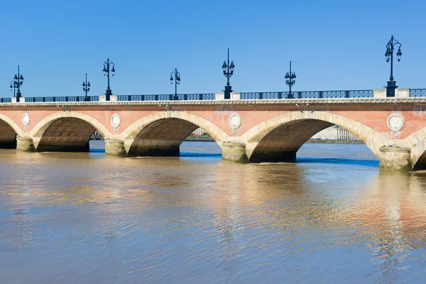 Bordeaux şehrinde taş köprü — Stok fotoğraf