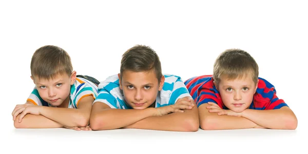 Drie nadenkend kinderen — Stockfoto