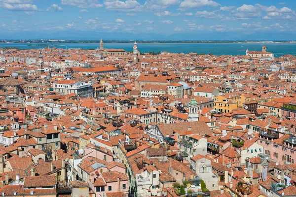 Vista su Venezia in una giornata estiva — Foto Stock