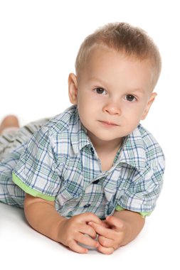 dalgın yürümeye başlayan çocuk