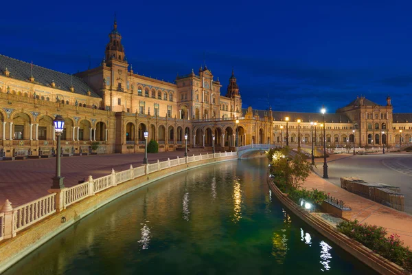 Plaza de España in Sevilla bij nacht — Stockfoto