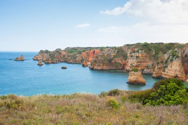 Okyanus ve kayalar Lagos