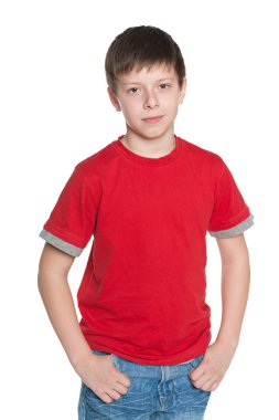 kırmızı gömlekli yakışıklı genç çocuk