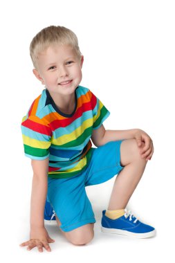 Küçük sarışın çocuk.