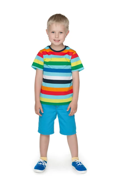 Glimlachend kleine jongen in de gestreepte shirt — Stockfoto