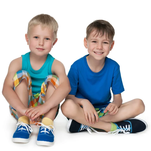 küçük çocuklar birlikte