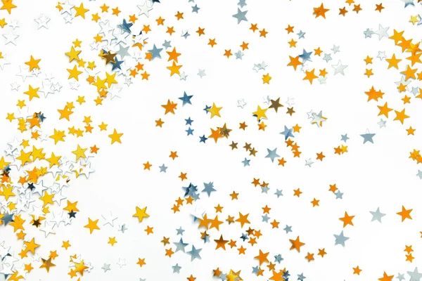 Estrelas Ouro Prata Confetes Férias Fundo Branco — Fotografia de Stock