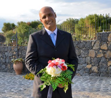 aşık adam gelinini sizi bekliyor.