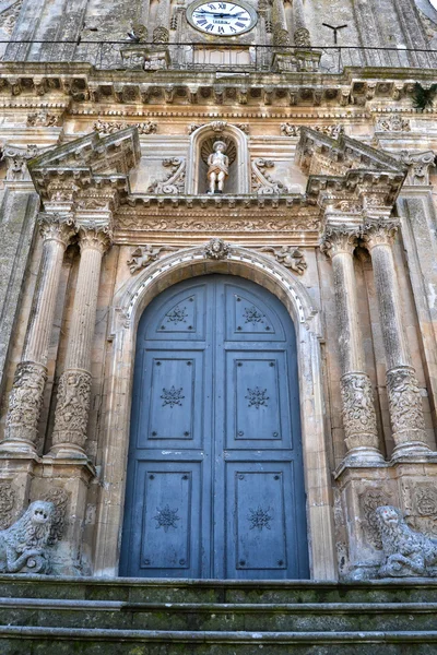 Detalhe - porta da Catedral de Palazzolo Acreide, Siracusa — Fotografia de Stock