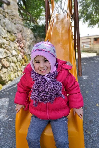 Menina bonita joga — Fotografia de Stock