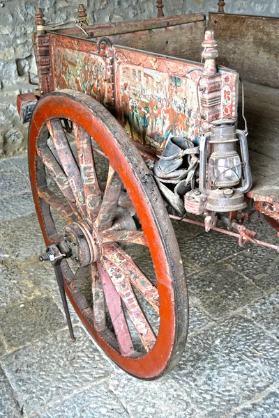Sicilian cart, brightly painted — Stock Photo, Image