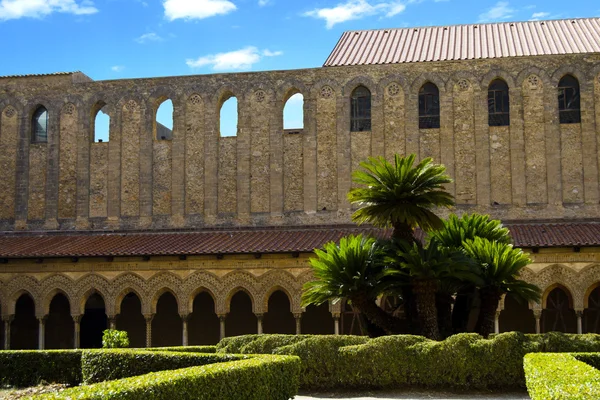 Klooster van de kathedraal van Monreale — Stockfoto