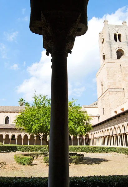 Cloître de la Cathédrale de Monreale — Photo