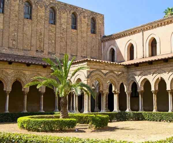 Cloître de la Cathédrale de Monreale — Photo