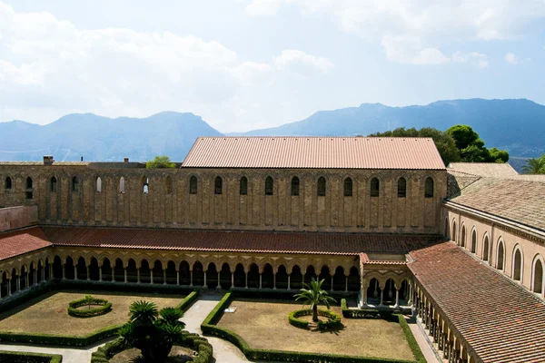 Klostret i katedralen i Monreale — Stockfoto