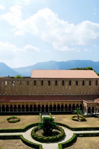 Cloître de la Cathédrale de Monreale — Photo