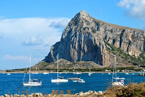 Panorama of the coast of Trapani with mount hood — Stock Photo, Image