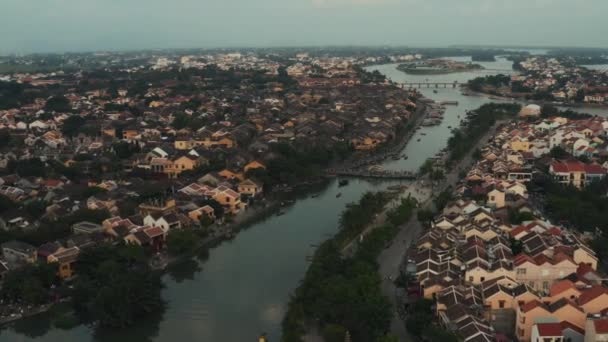 Vietnam, Güney Doğu Asya 'daki Hoi an kasabasının hava aracı görüntüleri. — Stok video