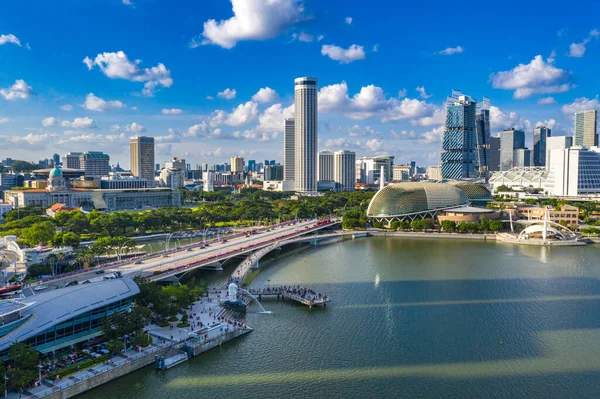 Singapur - 31 de enero de 2020: Foto aérea de Merlion Park y el centro de Singapur — Foto de Stock