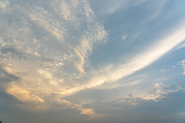 Beautiful Clouds Blue Sky Orange Sunset High Quality Photo ロイヤリティフリーのストック写真