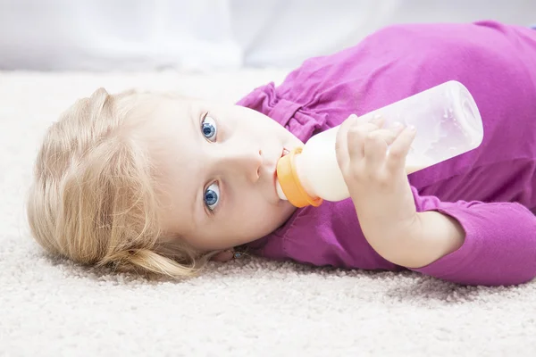 Milch haben — Stockfoto