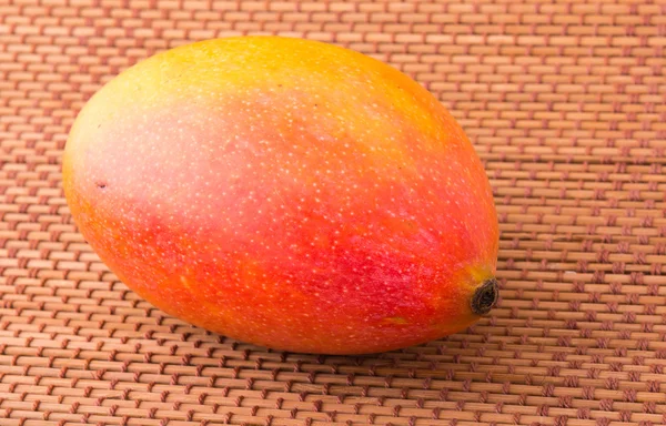 Owoce mango jeden — Zdjęcie stockowe