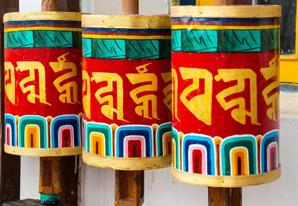 Буддийские молитвенные колеса — стоковое фото