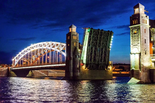 yükselterek, st.petersburg köprü aç