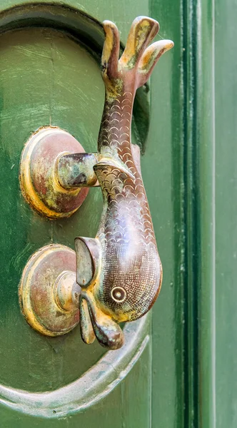 Traditional door handle, Malta — Stock Photo, Image
