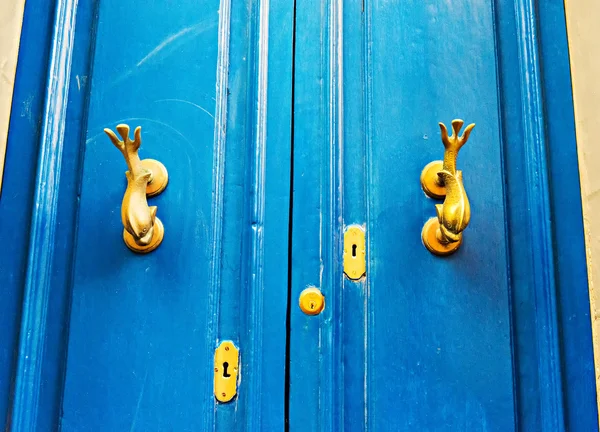 Ancient door in a house in malta island — Stock Photo, Image