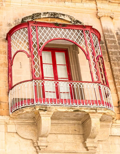 Malta, traditioneller dekorativer Balkon in Nahaufnahme — Stockfoto