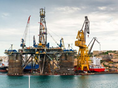 Vinçler, rıhtım, malta