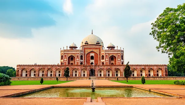 Humayuns Tomb, destino popular em Delhi — Fotografia de Stock