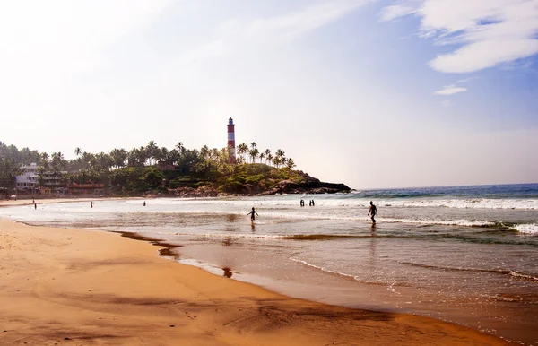 Faro sulla spiaggia di Kovalam — Foto Stock