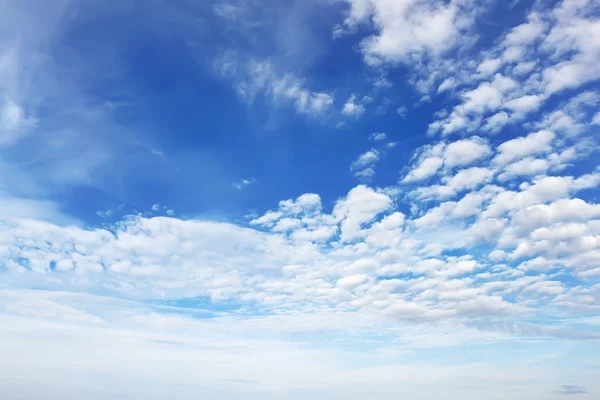 Céu ensolarado — Fotografia de Stock