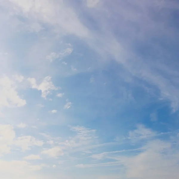 Lucht en wolken — Stockfoto