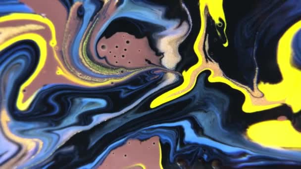 Pintura Arte Moderna Criativa Amarela Gold Liquid Design Black Acrylic — Vídeo de Stock