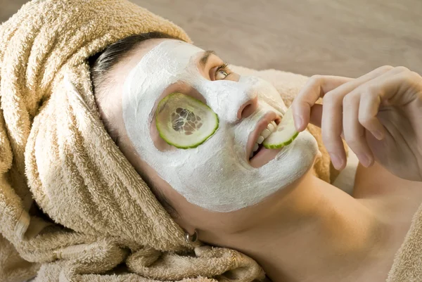 Frau im Wellnesssalon Stockfoto