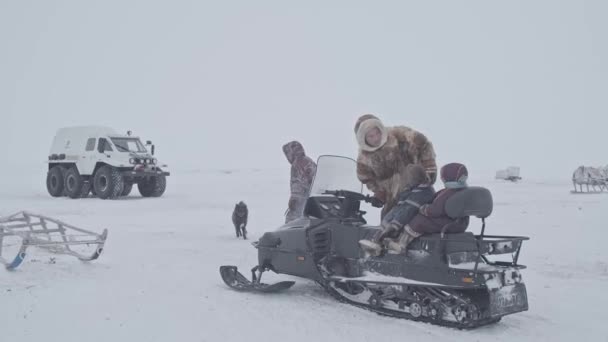 Muy Norte Yamal Tundra Los Residentes Del Extremo Norte Están — Vídeo de stock