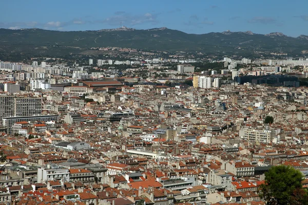 Nézd a Marseille, a háttérben az a hegy, Franciaország — Stock Fotó