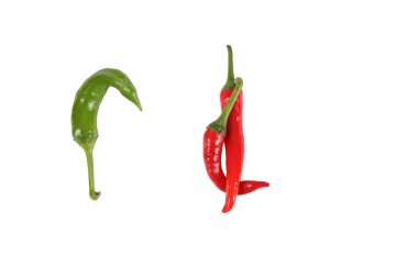 Kırmızı biber beyaz arkaplanda izole edildi