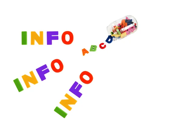 Info écrite en plastique multicolore lettres enfants et coloré s — Photo