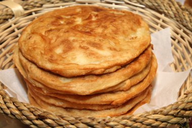 tortilla peynir ve dereotu hasır sepet