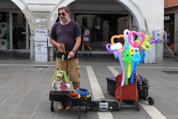 Venice Mestre June 2019 Piazza Erminio Ferretto Street Musician Performance — Stock Photo, Image