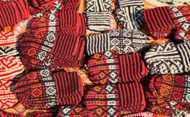 terlik ile geleneksel süsleme örgü. Türkmenistan. Ashkhabad market.